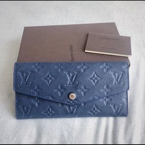 LOUIS VUITTON Curieuse wallet (Celeste Blue)